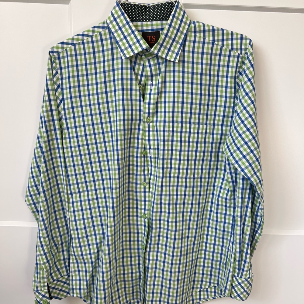 TS Casual Men’s Dress shirt size medium drycleaned